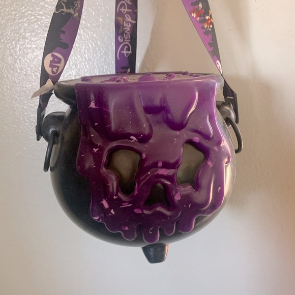 Disneyland popcorn bucket - Picture 1 of 1